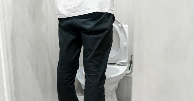 28歲男竟終生洗腎！專家揪5大敗腎元凶，上廁所「多看一眼」揪腎病