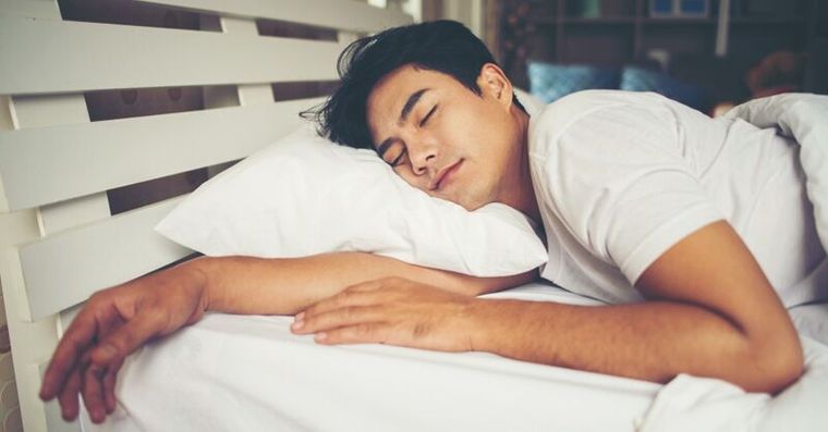 總失眠？4招穩定自律神經睡更甜！聽「這種歌」比療癒音樂更助眠